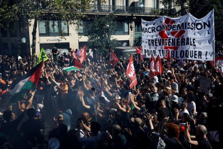 Γαλλία: Ποτάμια απεργών ενάντια στα μέτρα λιτότητας Μπαϊρού- Μακρόν- Λεκορνί