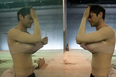 «Αν μου δώσεις μια περούκα, ένα όπλο, δυο τακούνια και μια μασέλα…»