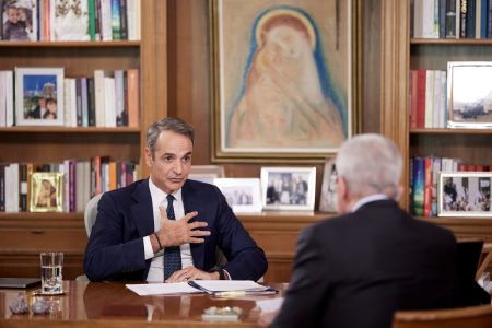 Μητσοτάκης: «Ξορκίζει» τα σενάρια της «πολιτικής κουζίνας» και προτιμά για αντίπαλο τον Ανδρουλάκη και όχι τον Τσίπρα