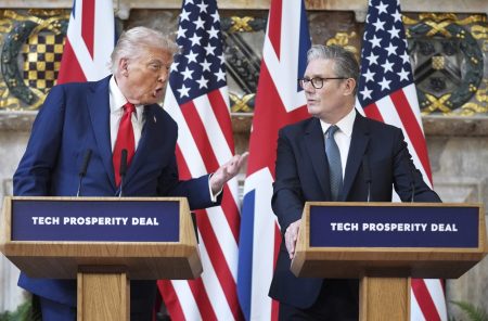 Διπλωματικό πόκερ στο Τσέκερς: Στάρμερ και Τραμπ σε αχαρτογράφητα νερά