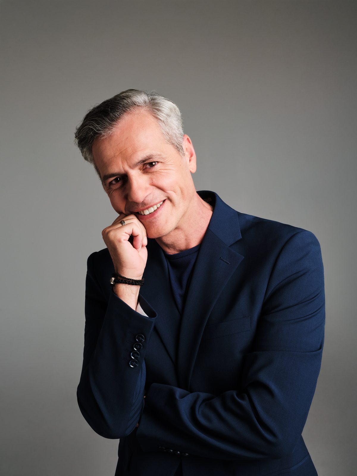 Μάριος Αθανασίου στο ΒΗΜΑ: «Η Γη της Ελιάς έχει στιγμές βγαλμένες από τη ζωή μας»