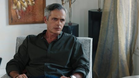 Μάριος Αθανασίου στο ΒΗΜΑ: «Η Γη της Ελιάς έχει στιγμές βγαλμένες από τη ζωή μας»