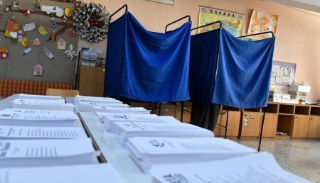 Δημοσκόπηση MRB: Δυσαρέσκεια για ΕΛΤΑ και ΟΠΕΚΕΠΕ – «Αγκάθι» η ακρίβεια