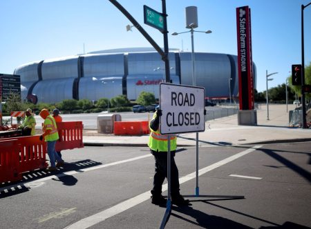Τσάρλι Κερκ: Συνελήφθη ένοπλος που παρίστανε αστυνομικό στο στάδιο που θα γίνει αύριο η κηδεία του