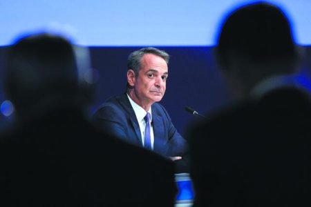 Πόθεν έσχες Μητσοτάκη-Γκραμπόφσκι: Τα εισοδήματα, οι καταθέσεις και τα δάνεια