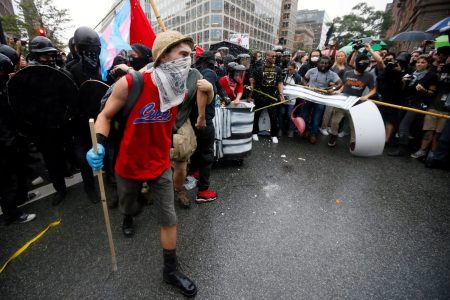 ΗΠΑ: Τρομοκρατικό και αναρχικό το «Antifa», αποφάσισε ο Τραμπ