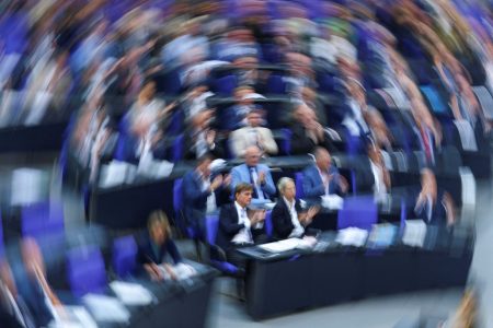 Γερμανία – Δημοσκόπηση σεισμός: Πρωτιά για το AfD,  στο ναδίρ ο Μερτς