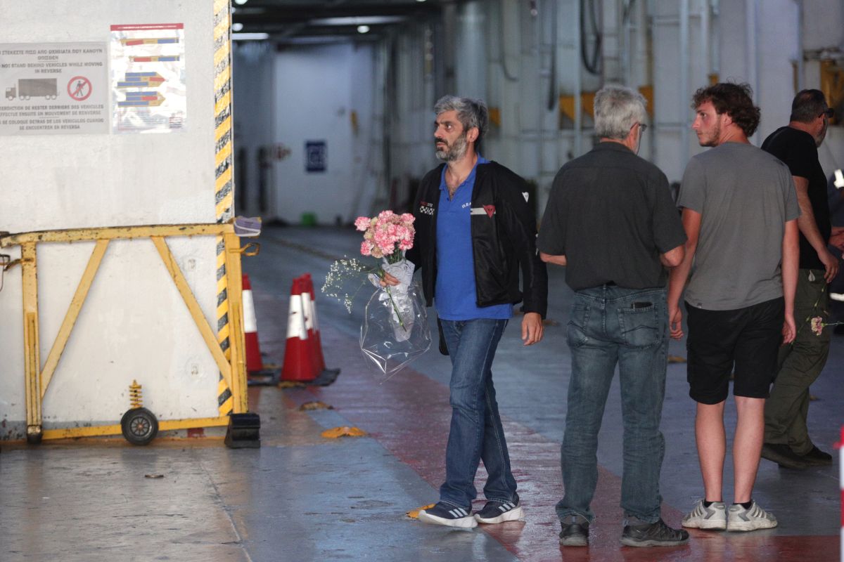 Blue Star Chios: Προσωρινά ελεύθεροι πλοίαρχος και Α’ Μηχανικός