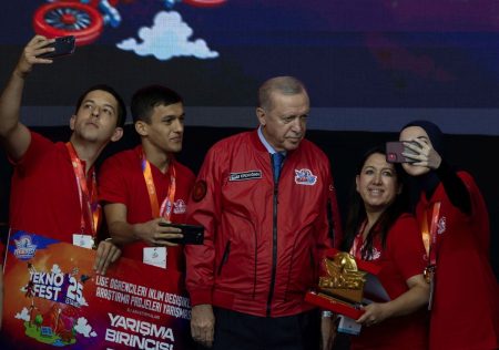 Τουρκία: Influencer και ράπερ συλλαμβάνονται γιατί «πρόσβαλλαν τον Μωάμεθ»