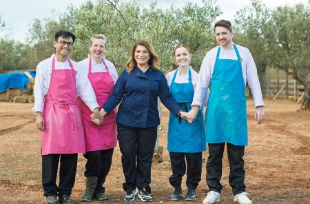 H Αργυρώ Μπαρμπαρίγου κριτής και μέντορας στο MasterChef UK – Η ελληνική κουζίνα στα καλύτερά της