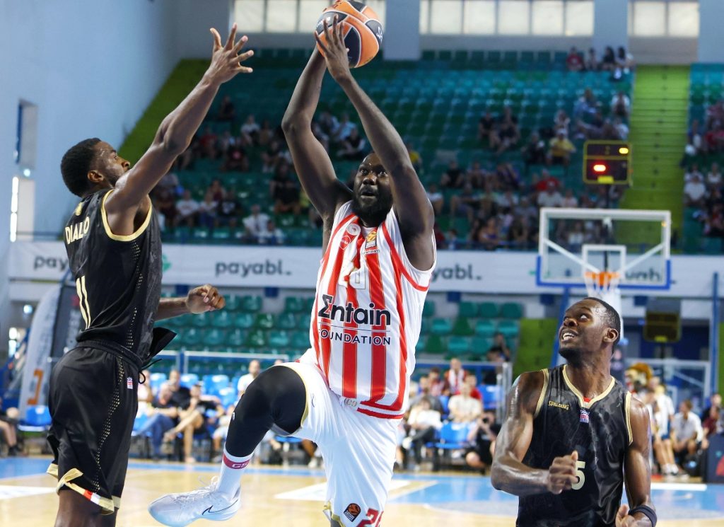 Κουμάντζε: Ο Ολυμπιακός άφησε ελεύθερο τον θηριώδη ψηλό