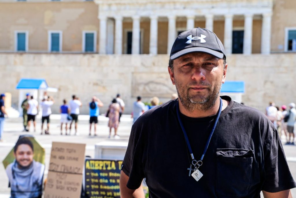 Τέμπη: Δεκτό το αίτημα Ρούτσι για την εκταφή του γιου του