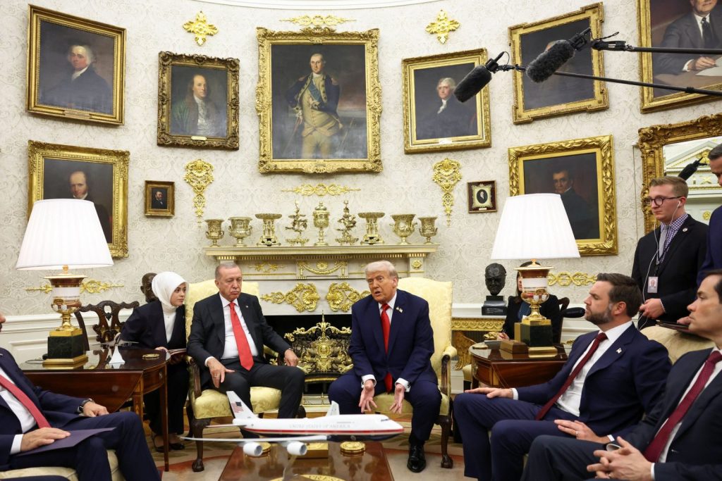 Τραμπ- Ερντογάν: Από τα χαμόγελα στα διλήμματα – Μυστικά και παζάρια στον Λευκό Οίκο