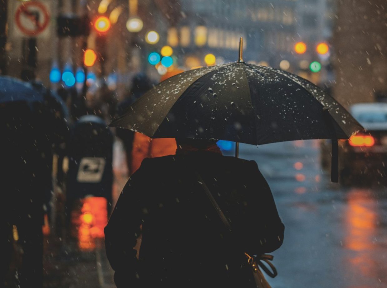 Καιρός: Με καταιγίδες ξεκινάει η εβδομάδα – Σε ποιες περιοχές πέφτει η θερμοκρασία