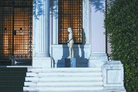 Τα μέτρα της ΔΕΘ και η προσπάθεια της κυβέρνησης να κρύψει τον ελέφαντα της ακρίβειας