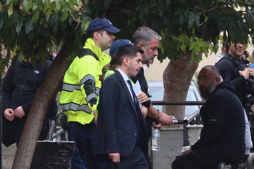 Βασίλης Μπισμπίκης: Ποινική δίωξη για πλημμέλημα, παραπομπή στο αυτόφωρο