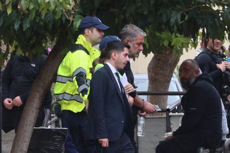 Βασίλης Μπισμπίκης: Ποινική δίωξη για πλημμέλημα, παραπομπή στο αυτόφωρο