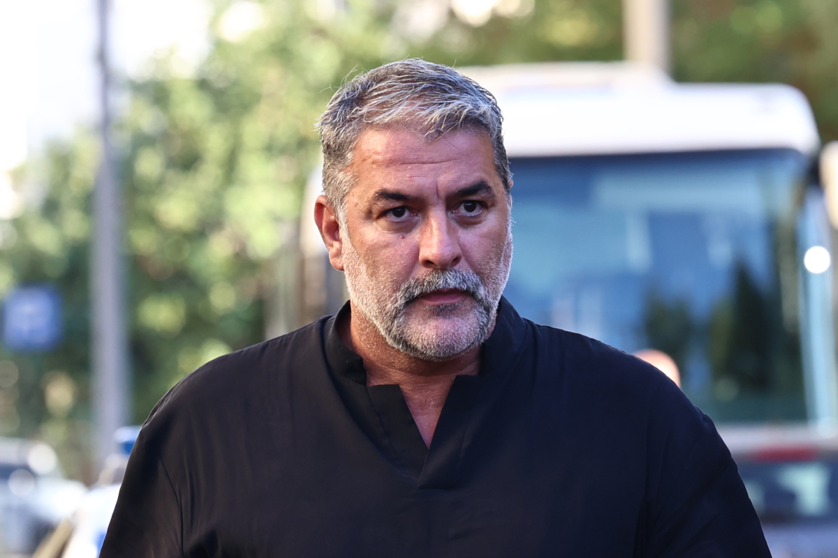 Μπισμπίκης: Δεν ενημέρωσε για το τροχαίο – Η διάψευση της ΕΛΑΣ και το τρίτο πρόσωπο