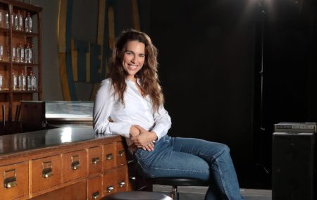 Η Μελία Κράιλινγκ ζει μια ιδανική συνθήκη στην Αθήνα