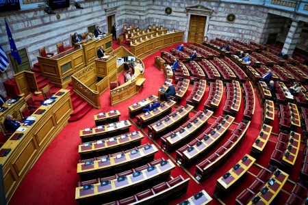 Η Αντιπολίτευση για το «Οξυγόνο»: Μέλος της Βουλής έχει απαχθεί