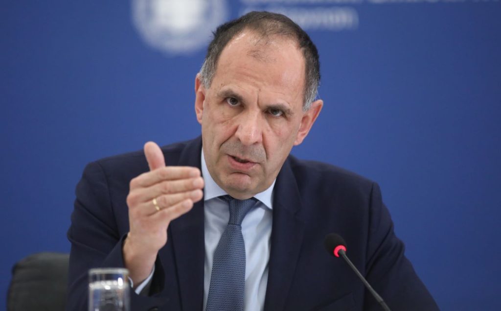 Γεραπετρίτης στο Συνέδριο του Βήματος: «Χωρίς την παραμικρή υποχώρηση από τα εθνικά μας συμφέροντα»