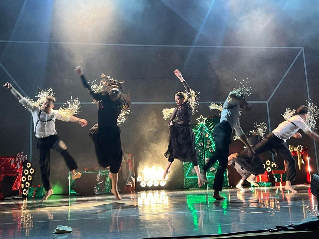 Οι Χορευτές του Βορρά στο «Κουκλόσπιτο του Ίψεν»