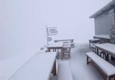 Χιόνια στις κορυφές του Ολύμπου