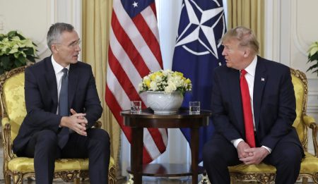 Ο Γενς Στόλτενμπεργκ για το όταν ο Τραμπ συγκλόνισε το ΝΑΤΟ