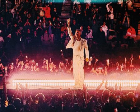 Είδαμε τον Ρόμπι Γουίλιαμς στο Καλλιμάρμαρο στο μεγάλο φινάλε του φετινού συναυλιακού καλοκαιριου