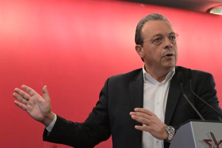 ΚΕ ΣΥΡΙΖΑ: Επικριτικός Φάμελλος για διαρροές «αποστασίας και πίστης στο κόμμα»