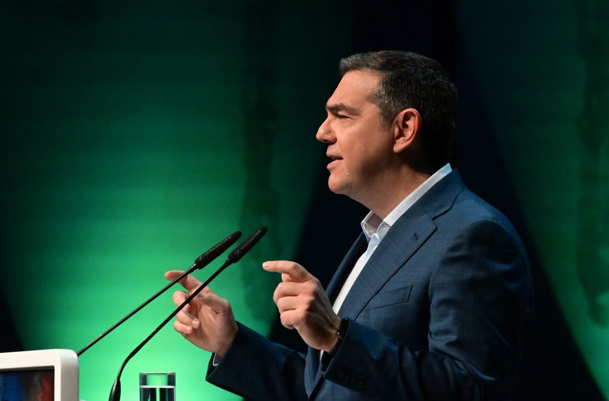 Ο Τσίπρας για μπύρα με Έλληνες φοιτητές στη Σορβόνη – «Έλυσα πολλές απορίες»