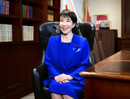 Σανάε Τακαΐτσι: Ένας θηλυκός Τραμπ στη Χώρα του Ανατέλλοντος Ηλίου