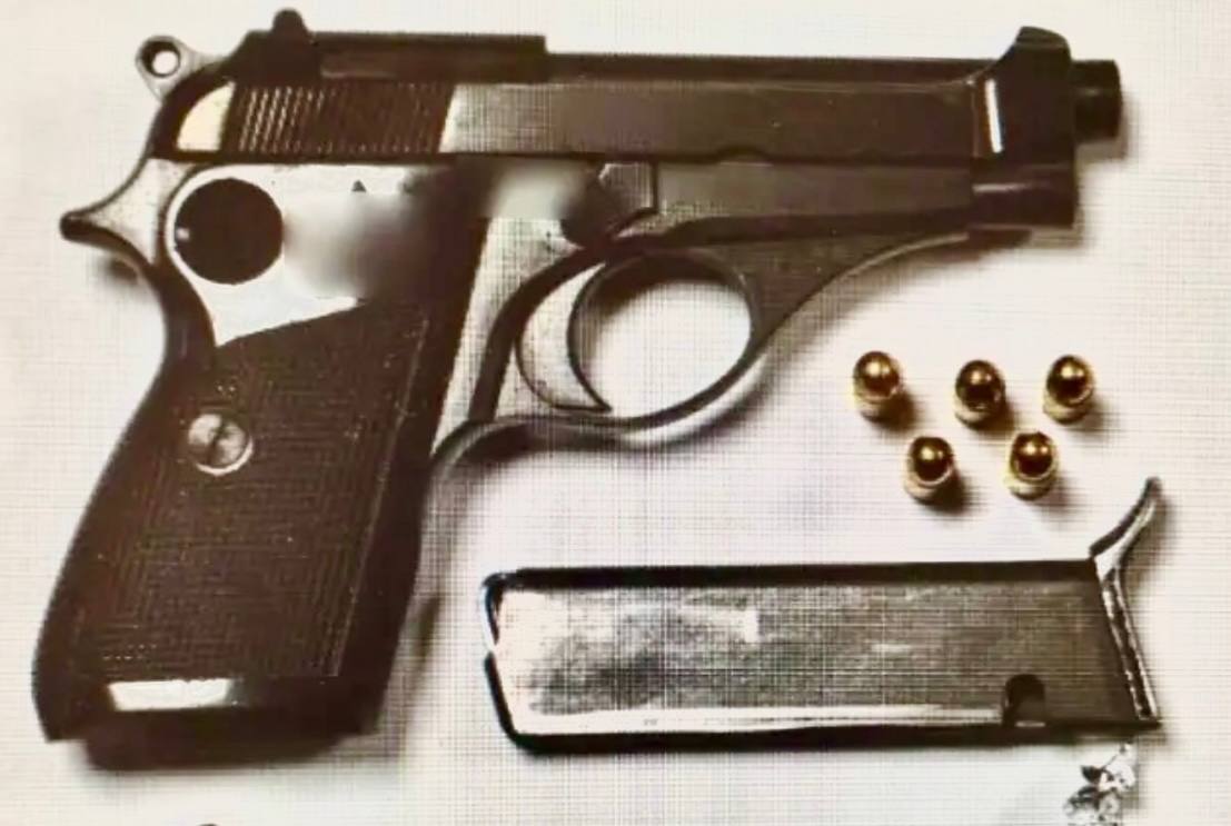 Γλυφάδα: Συνελήφθη 57χρονος γνώριμος της ΕΛ.ΑΣ – Οπλισμένος και με κοκαΐνη έξω από μαγαζί