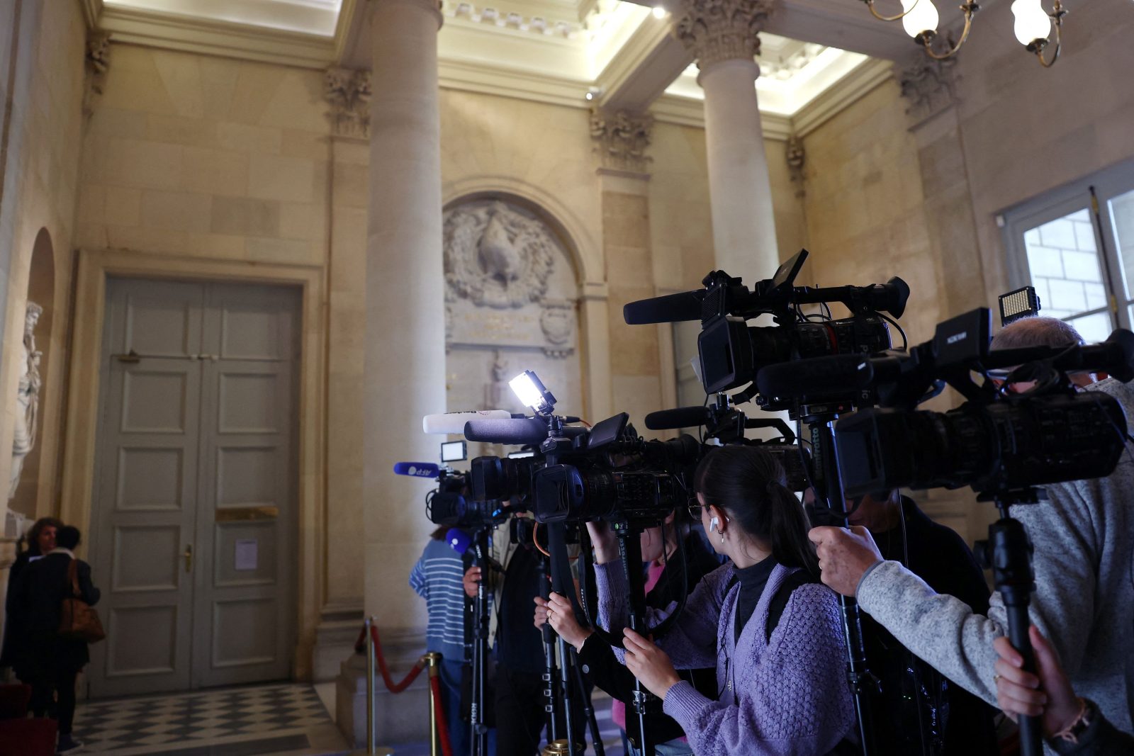 Γαλλία: Νέες διαπραγματεύσεις Λεκορνί – Τι θα κάνει ο Μακρόν – Όλες οι εξελίξεις