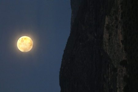 Πανσέληνος Οκτωβρίου 2025: Γιατί θα είναι «υπερπανσέληνος»