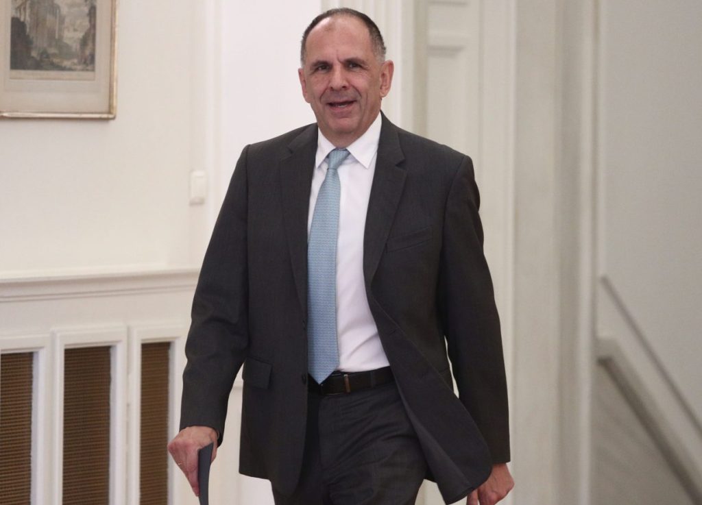 Η αναθεώρηση ανοίγει θέμα ανασχηματισμού