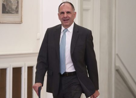 Η αναθεώρηση ανοίγει θέμα ανασχηματισμού