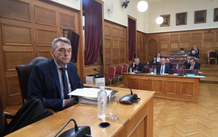 Πηγές ΣΥΡΙΖΑ: Ο Βάρρας «σφάζει» τον Βορίδη, αφωνία για Μητσοτάκη