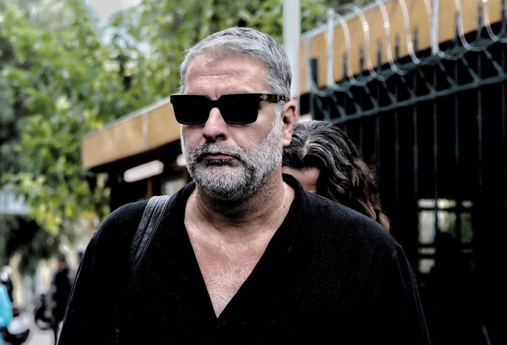 Πίσω από το όνομα Βασίλης Μπισμπίκης