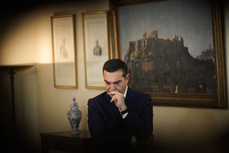 Τσίπρας: Αποφάσισα να βγω έξω από το πολιτικό σύστημα, είναι μια φυγή προς τα εμπρός