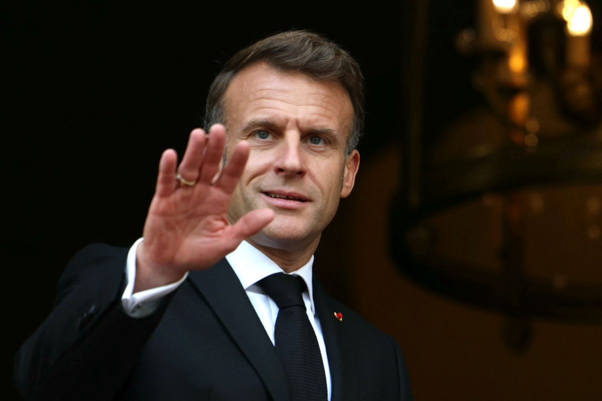 Χώρα εγκλωβισμένη στην ακινησία