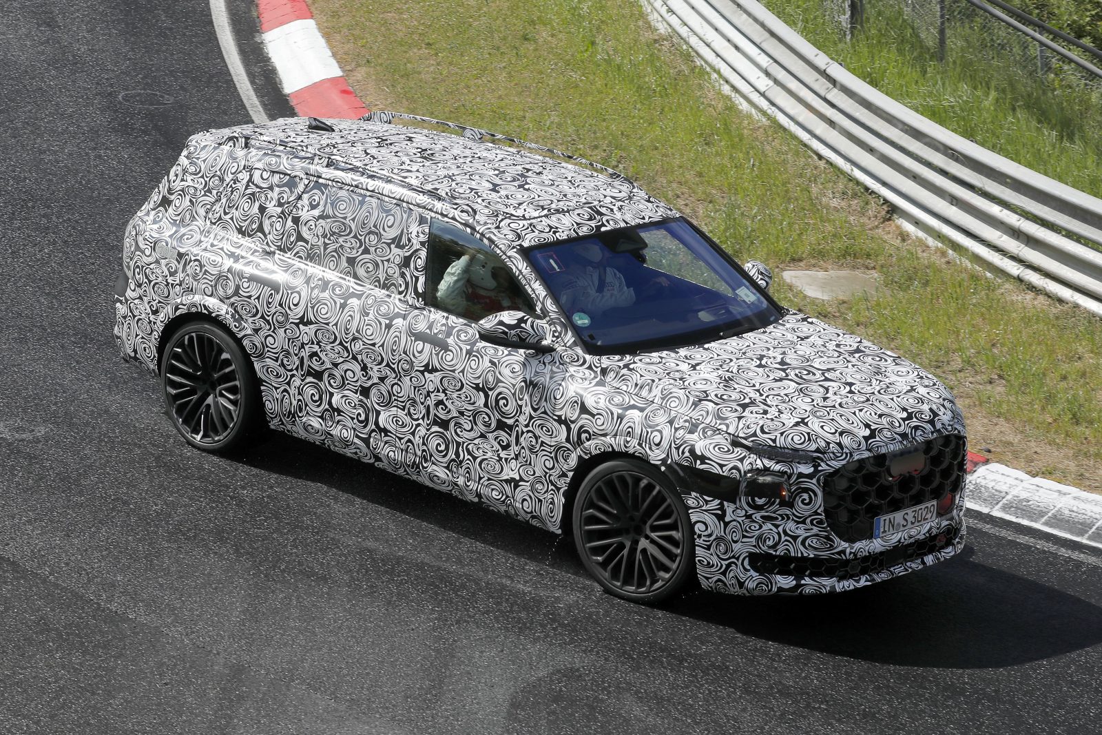 Audi Q9: To μέγεθος μετράει