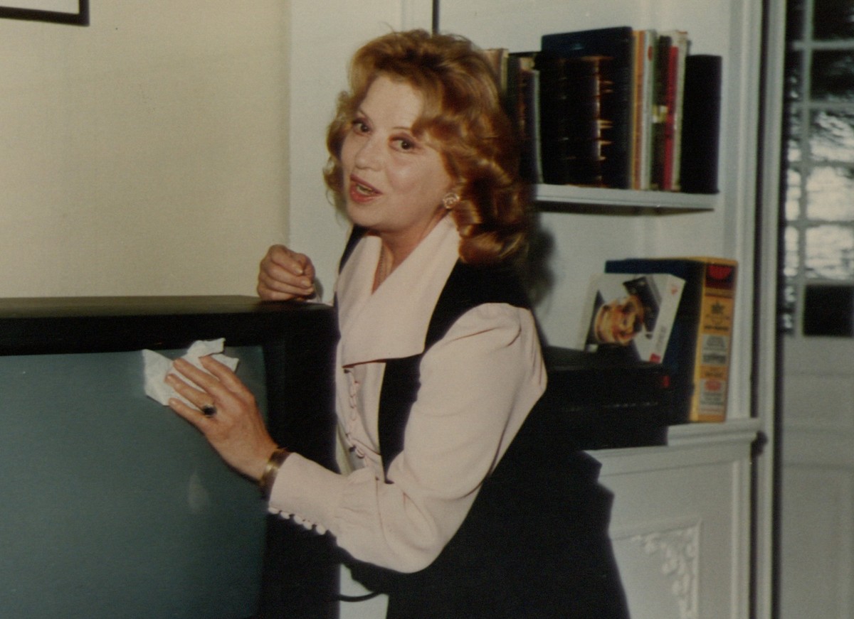 Πέθανε η Άννα Κυριακού, η «θεία Μπεμπέκα» από τις Τρεις Χάριτες