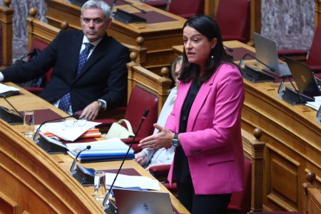 Ενταση στη Βουλή, απεργίες στους δρόμους: Πυρά αντιπολίτευσης, ζητά ονομαστική ψηφοφορία