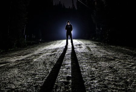 Γιατί εγκληματίες κυκλοφορούν ελεύθεροι; Όταν ο νόμος δεν προστατεύει