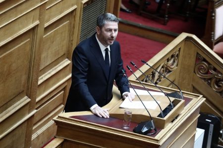 Βουλή – Ανδρουλάκης: «Ποιος είναι ο ρόλος της Ελλάδας εκτός από ντεκόρ;»