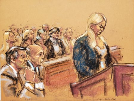 Τζιουφρέ – Επστάιν: Τα «μαθήματα» μασάζ, ο πρίγκιπας Άντριου και ο Τραμπ στο βιβλίο της