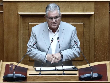 Δ. Κουτσούμπας: «Εμείς λέμε ότι κοροϊδεύετε συνειδητά τον ελληνικό λαό»