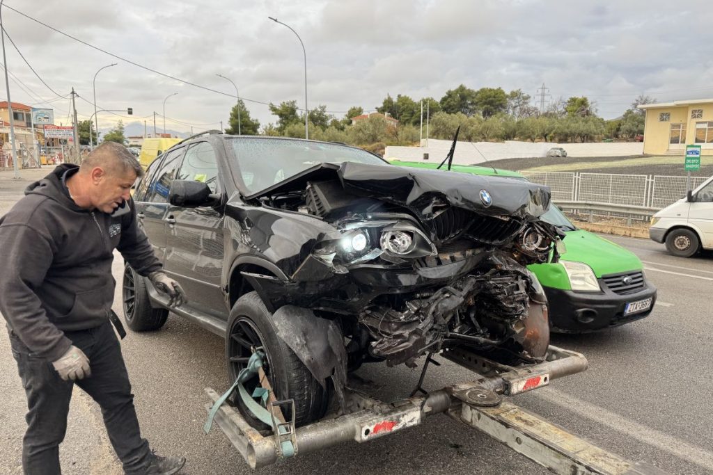 Λαμία: Νεκρή σε τροχαίο 27χρονη μητέρα τριών παιδιών – Δύο τραυματίες
