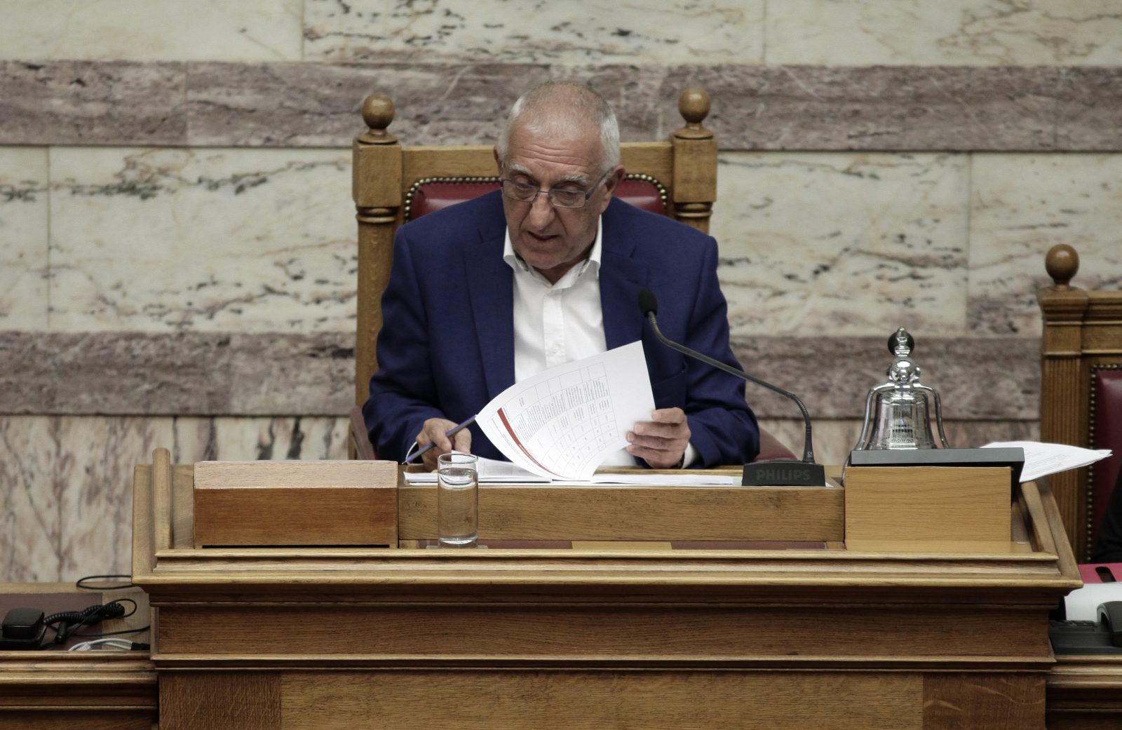 Οι χρησμοί του Νικήτα Κακλαμάνη